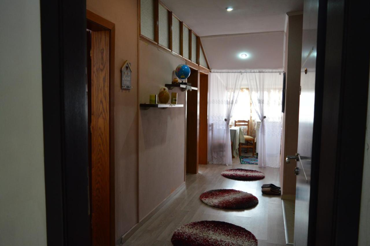 Inn Korca, Center City Apartament Kültér fotó